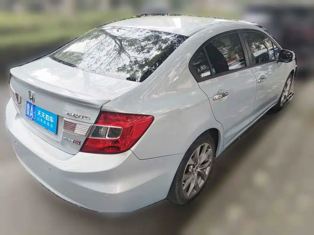 Фото 2 - Honda Civic