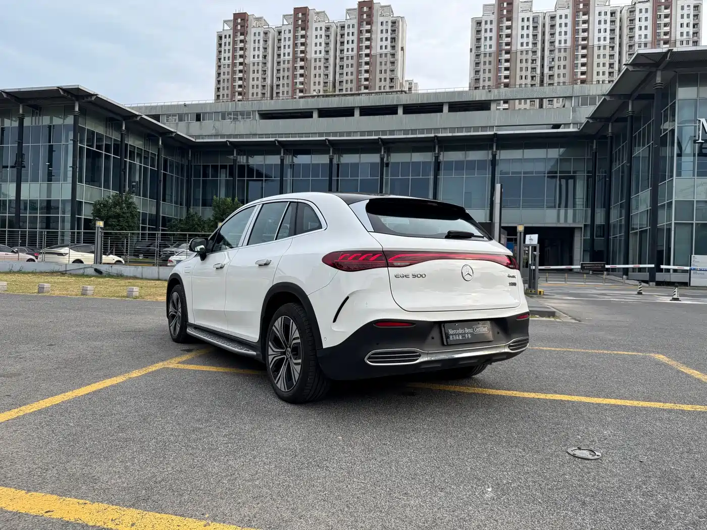 Mercedes-Benz EQE SUV 2025 2024 500 4MATIC Pioneer Edition