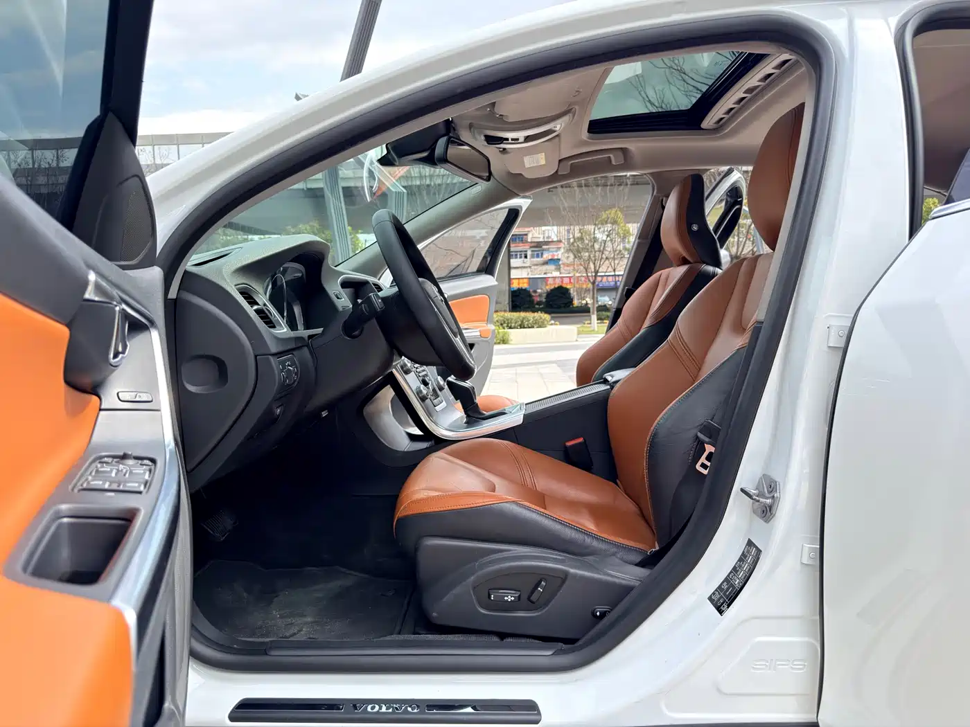 Photo 4 - Volvo S60