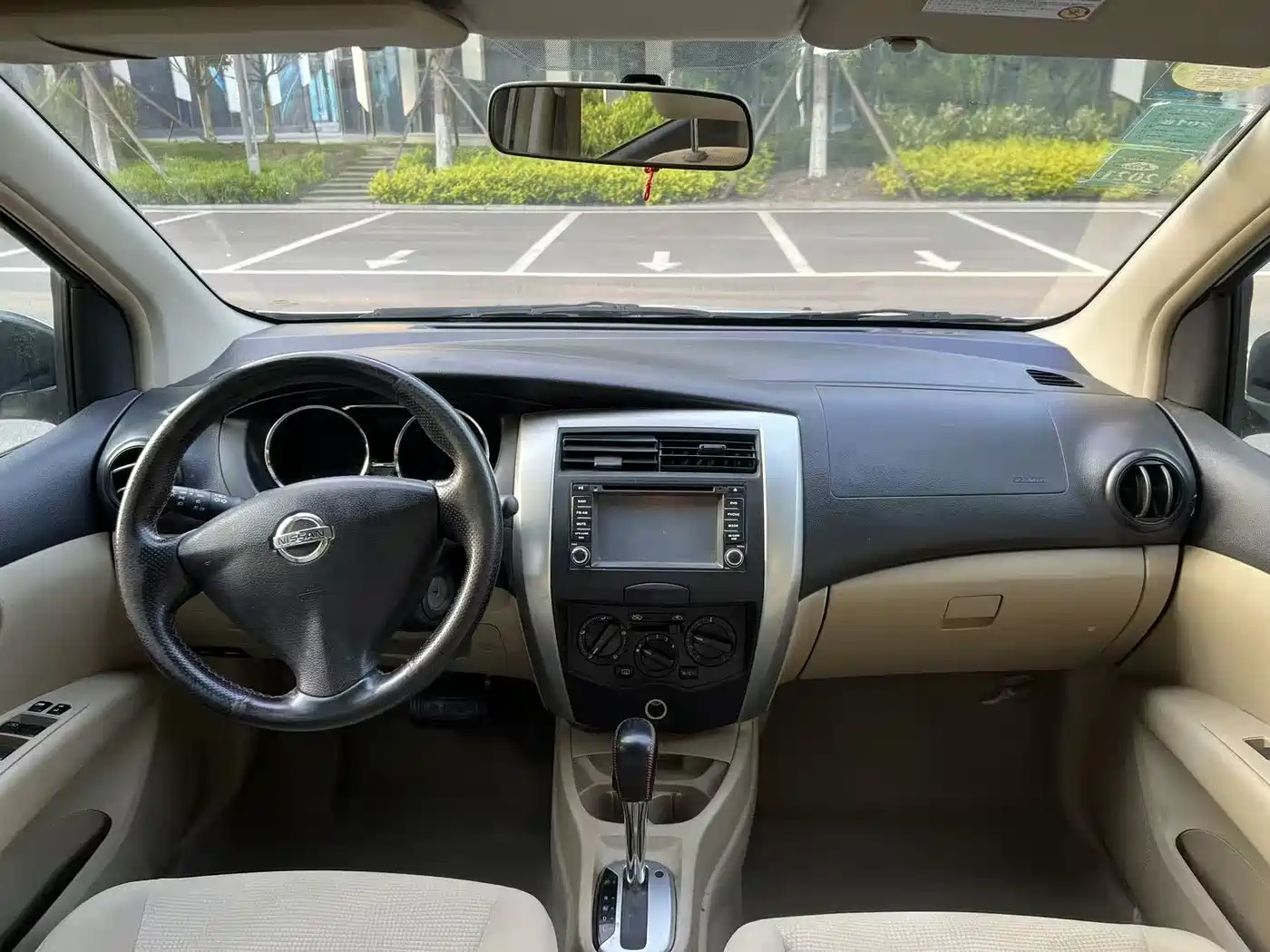 Nissan Livina 2014 2013 1.6XE CVT Comfort