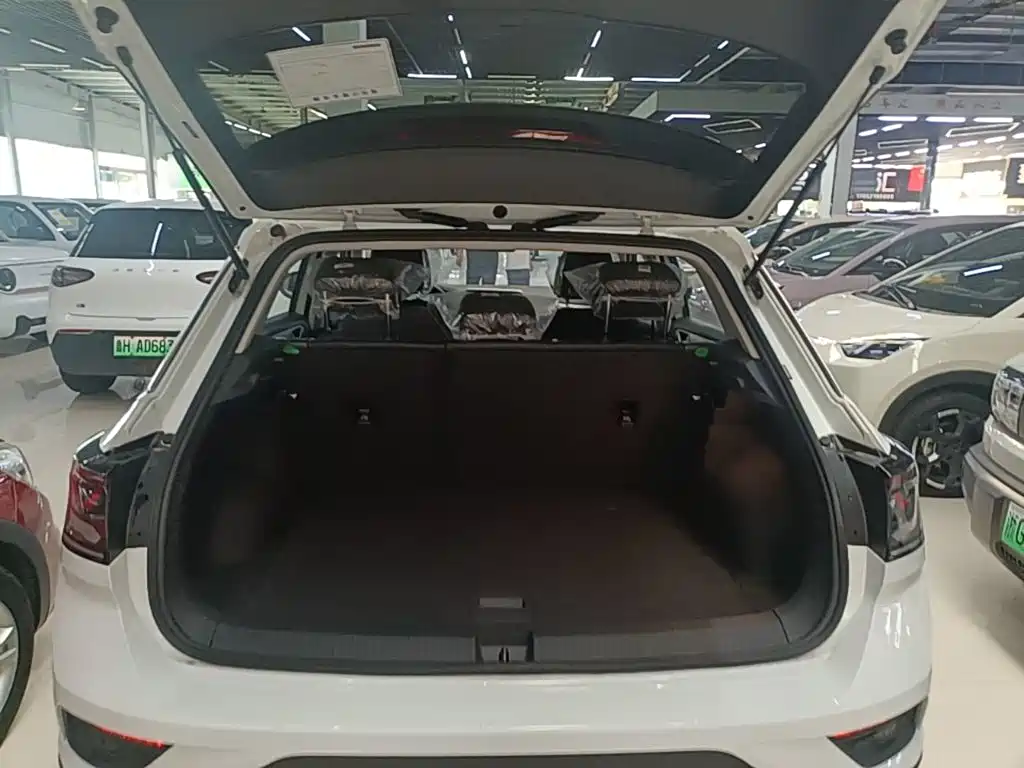 صورة 19 - Volkswagen T-ROC