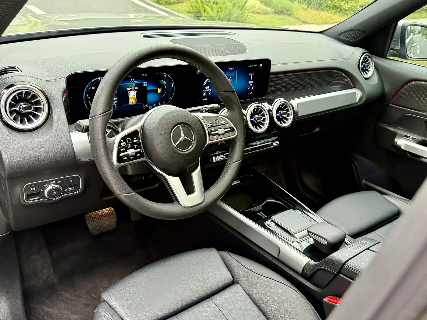 MERCEDES-BENZ GLB