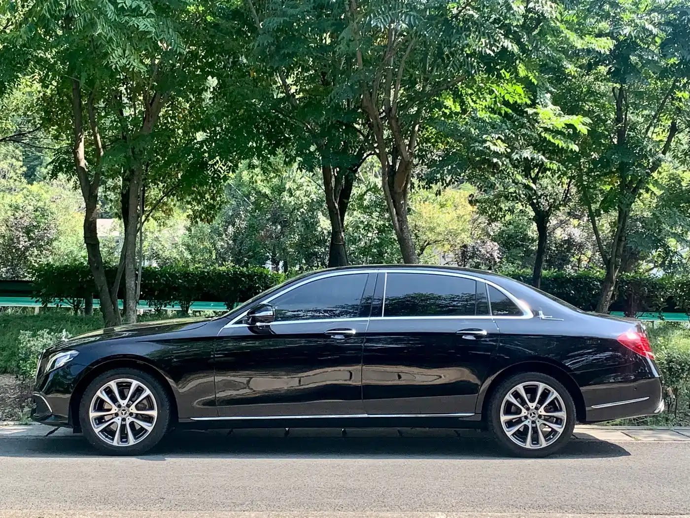 Mercedes-Benz E-Class 2018 E 200 L фото 3