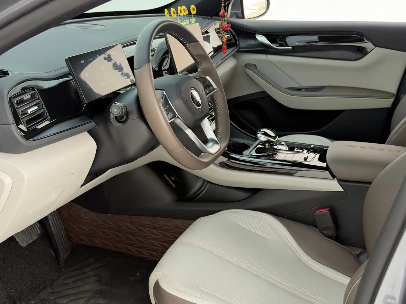 BYD Qin PLUS 2024 Glory Edition DM-i 55KM Leading фото 4