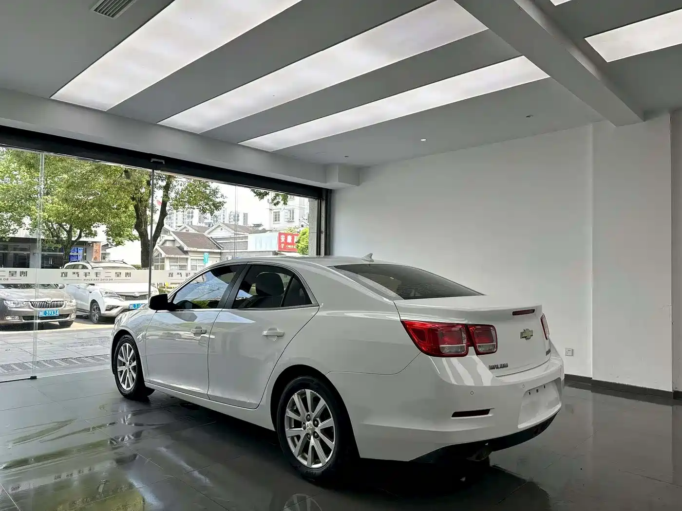 Chevrolet Malibu 2013 2.0L Automatic Luxury Edition фото 7