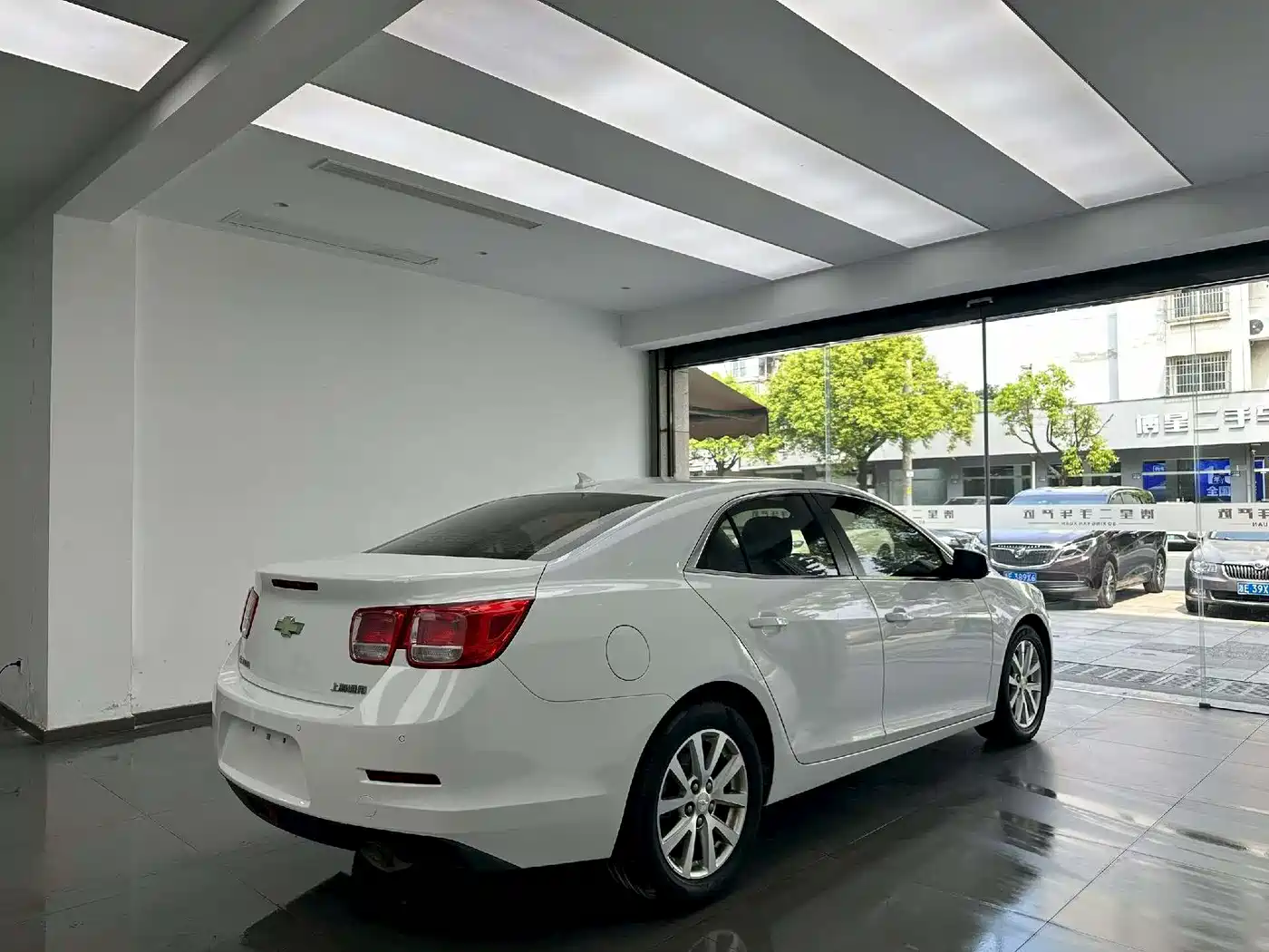Chevrolet Malibu 2013 2.0L Automatic Luxury Edition фото 9