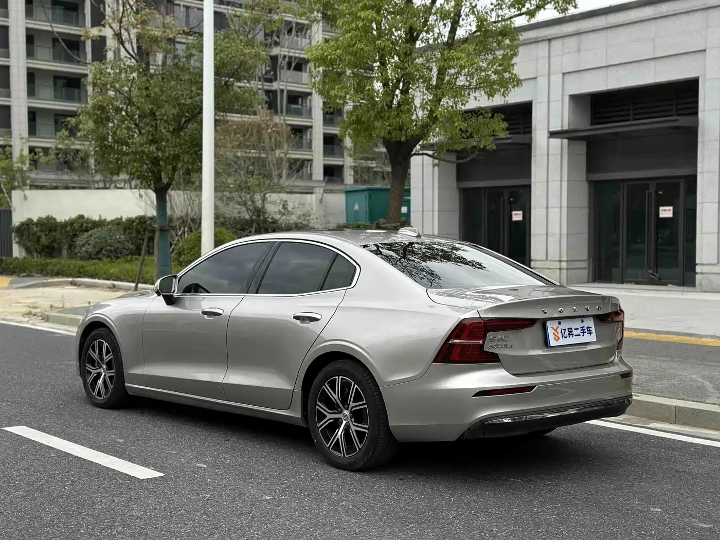 Фото 2 - Volvo S60