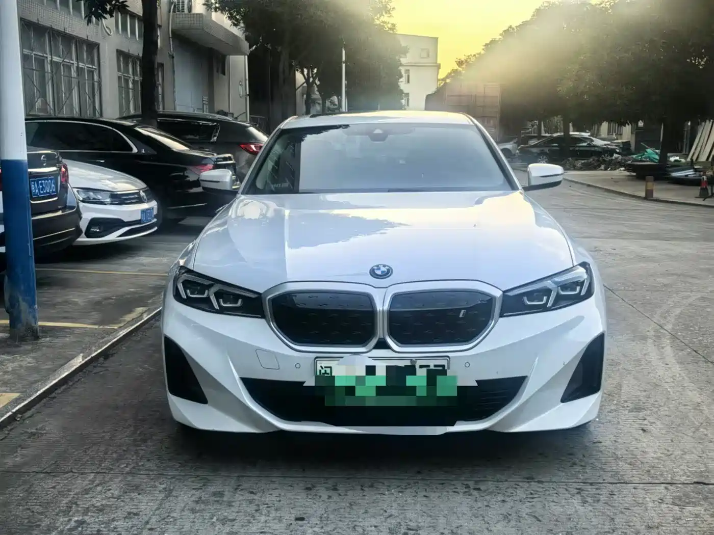 BMW i3 2022 eDrive 35 L фото 2