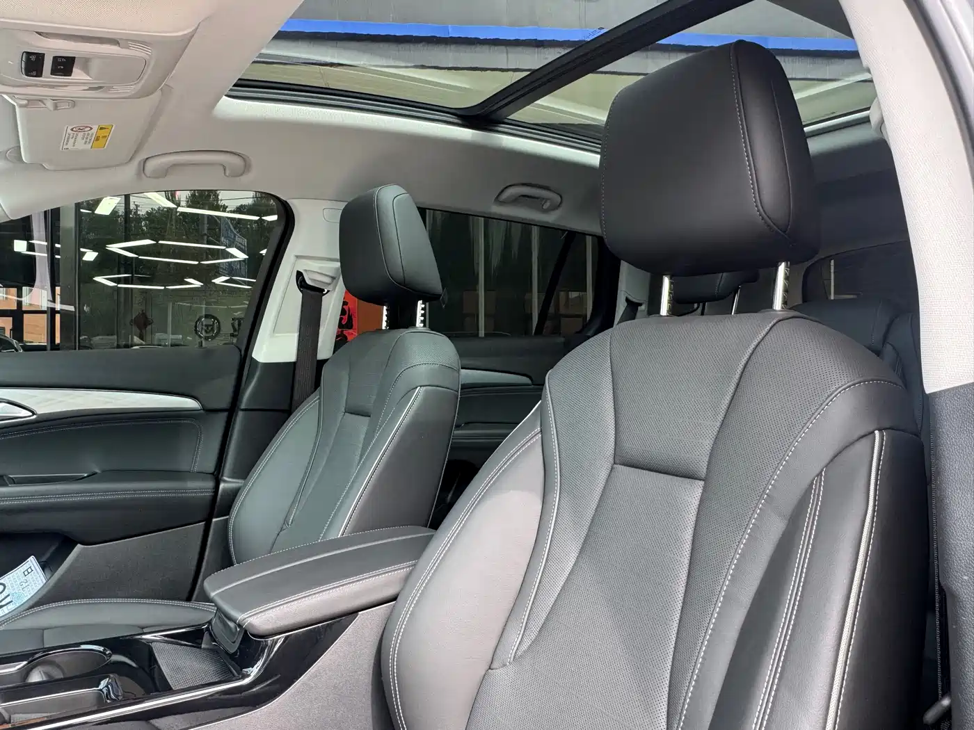 Buick Envision Plus 2025 Enclave Plus 28T 2WD Platinum Edition фото 10