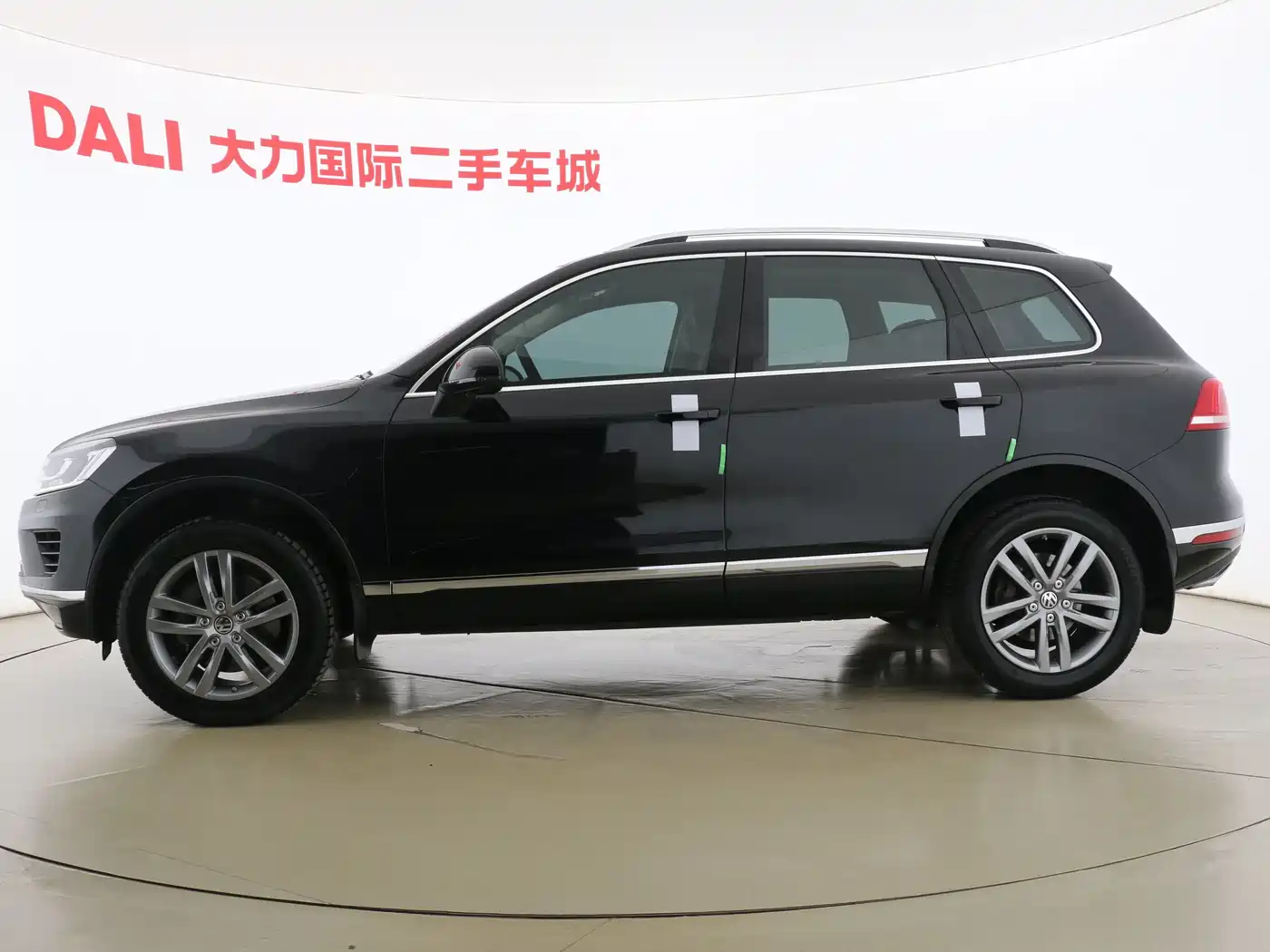 Volkswagen Touareg 2017 3.0TSI Explorer Edition фото 2
