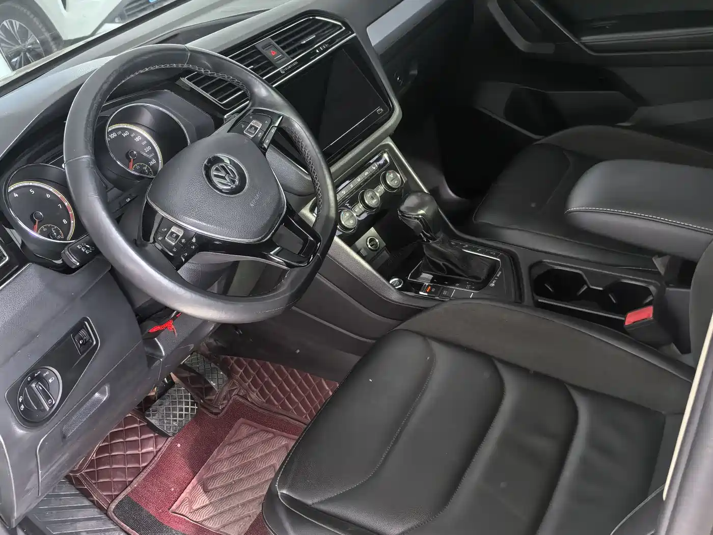 Volkswagen Tiguan L 2020 330TSI Auto 2WD Smart Luxury China VI фото 4