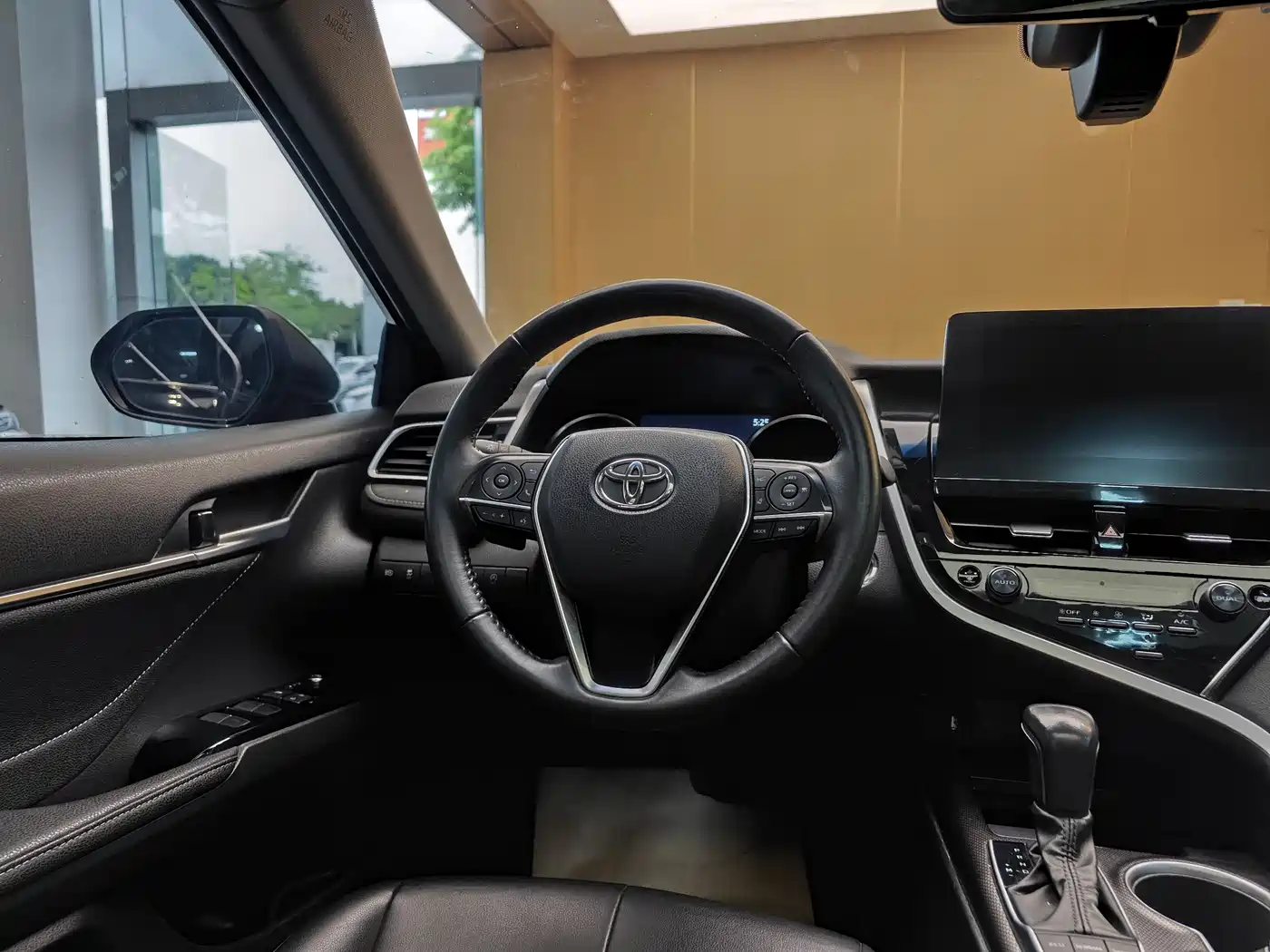 Toyota Camry 2022 2.0S Knight Edition фото 14