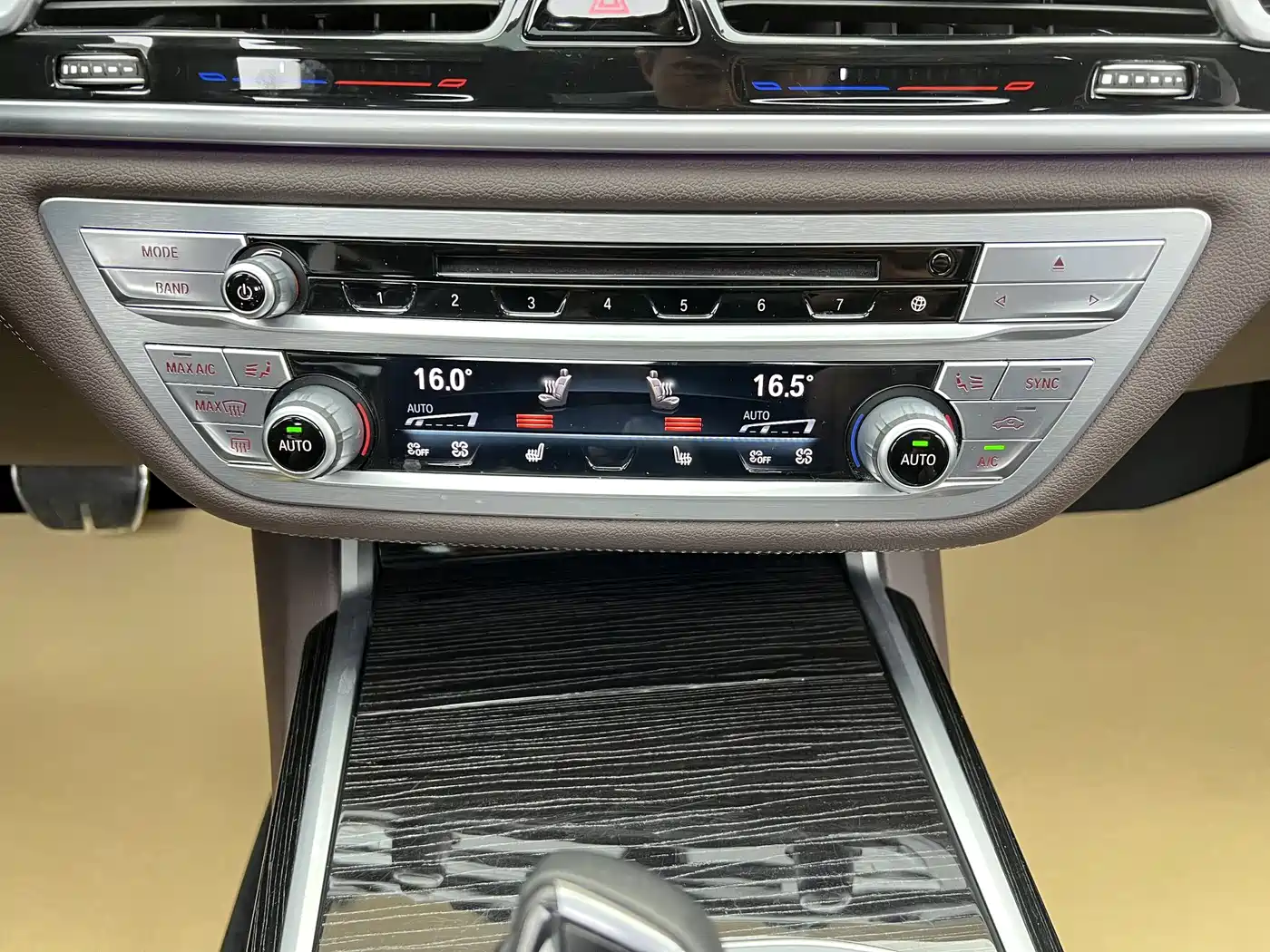 BMW 7 Series 2018 730Li Leading Type M Sport Package фото 24