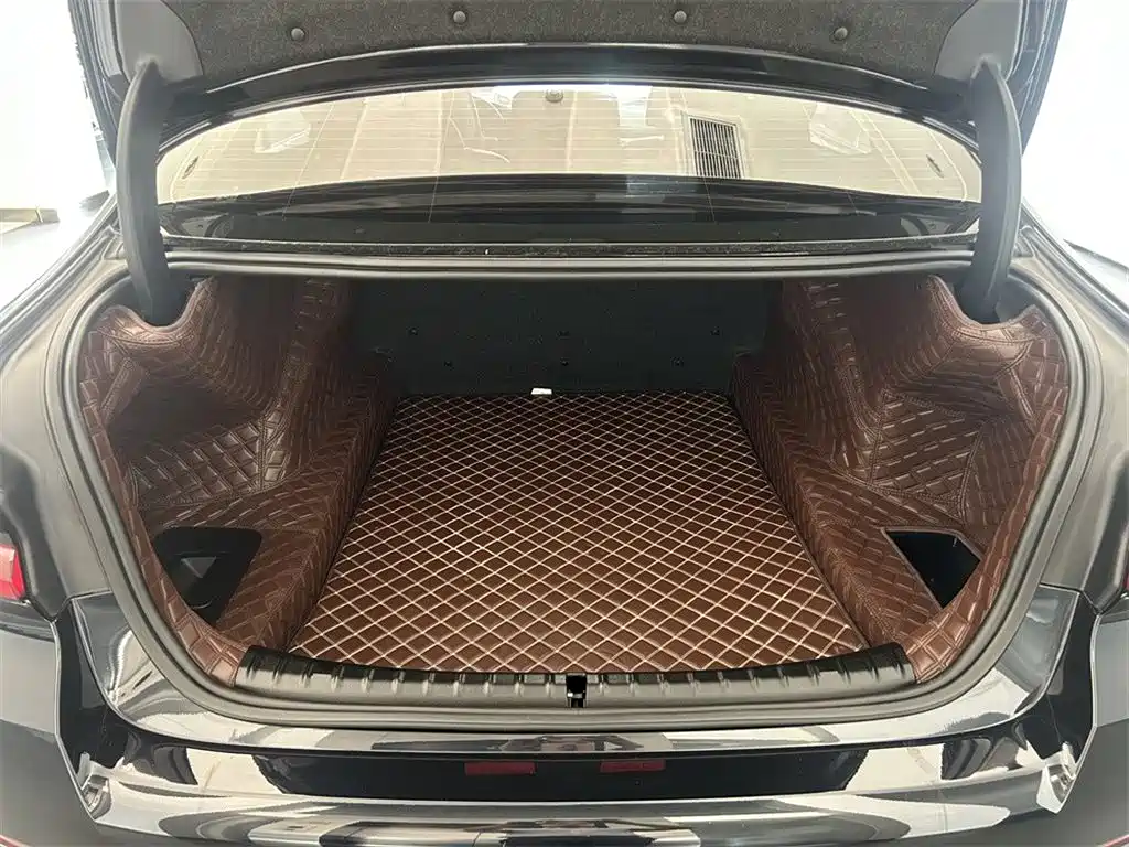 BMW 5 Series 2022 Facelift II 530Li Premium Package M Sport фото 9