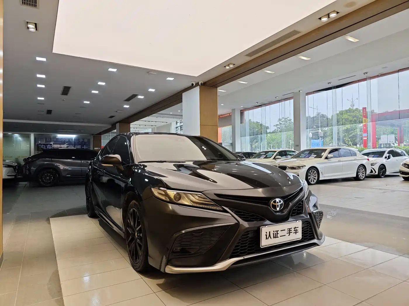 Toyota Camry 2022 2.0S Knight Edition фото 4