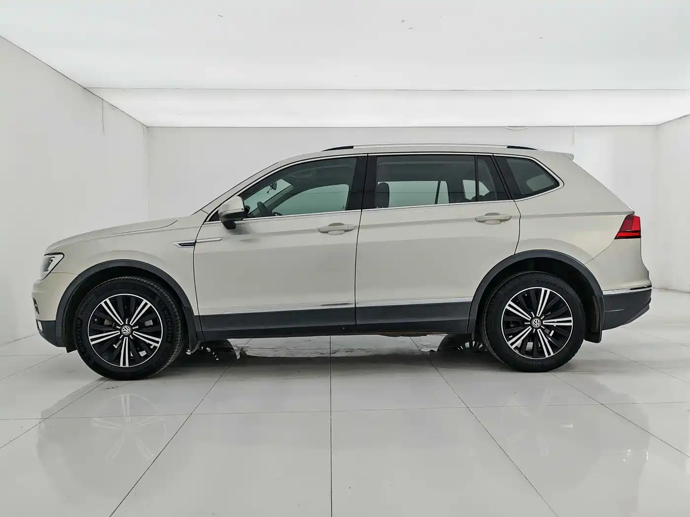 Volkswagen Tiguan L 2019 330TSI Automatic 2WD Panorama Comfort Edition China VI фото 43