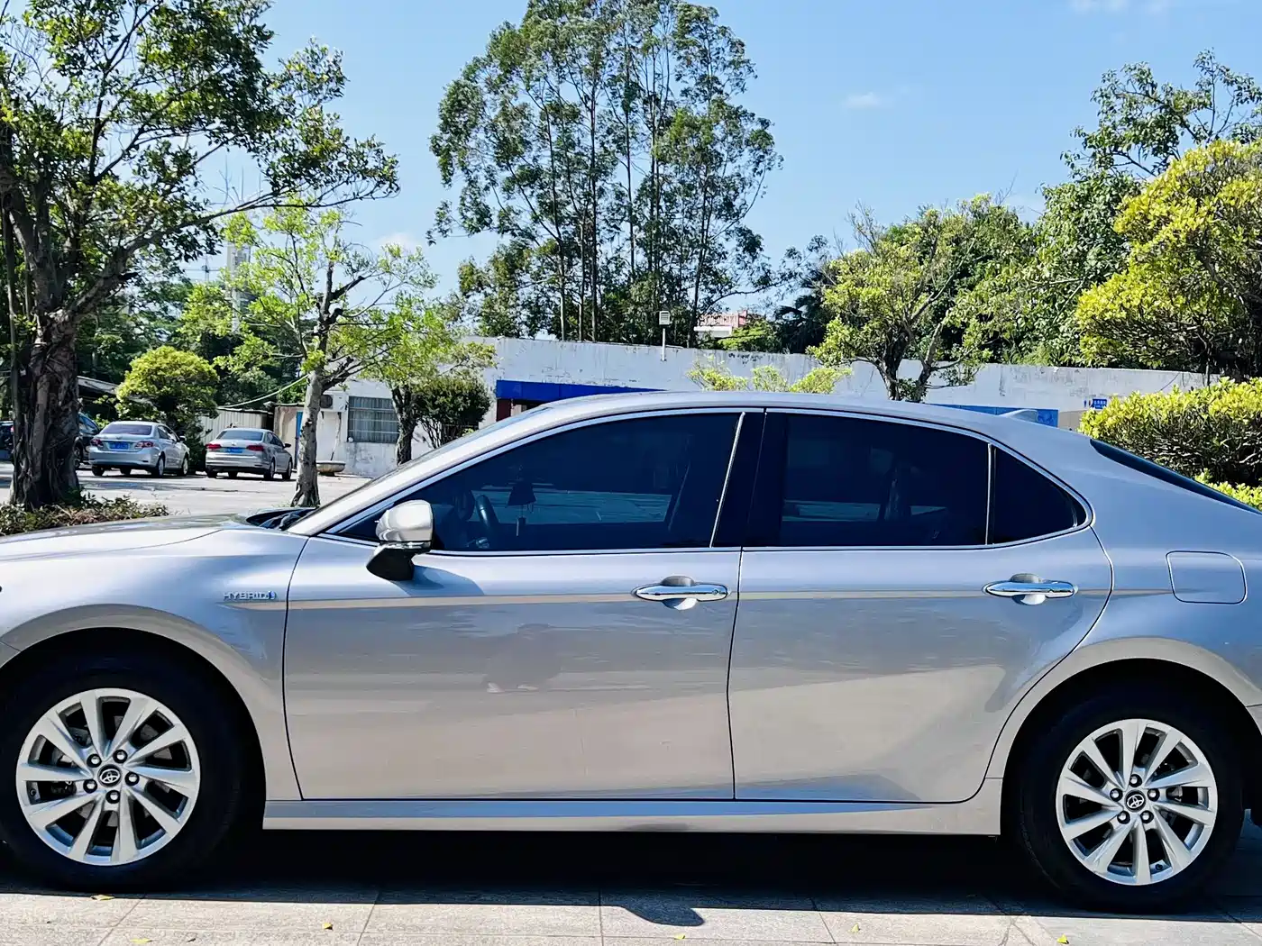 Toyota Camry 2021 Hybrid 2.5HGVP Leading Edition фото 4