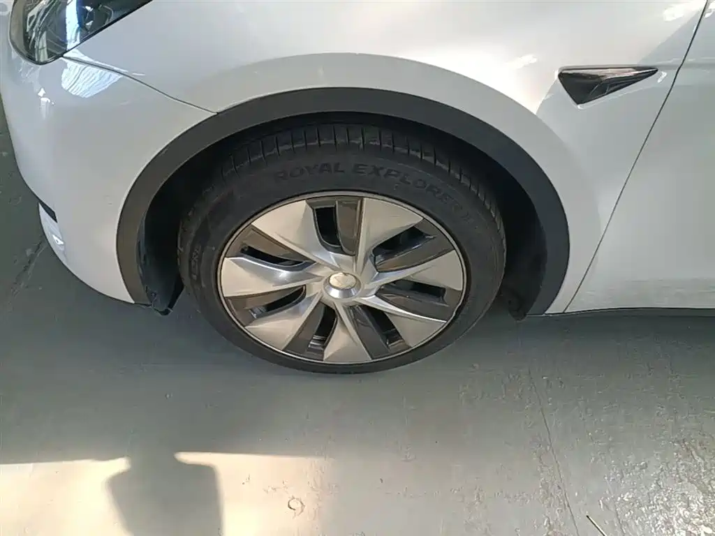 Фото 23 - Tesla Model Y