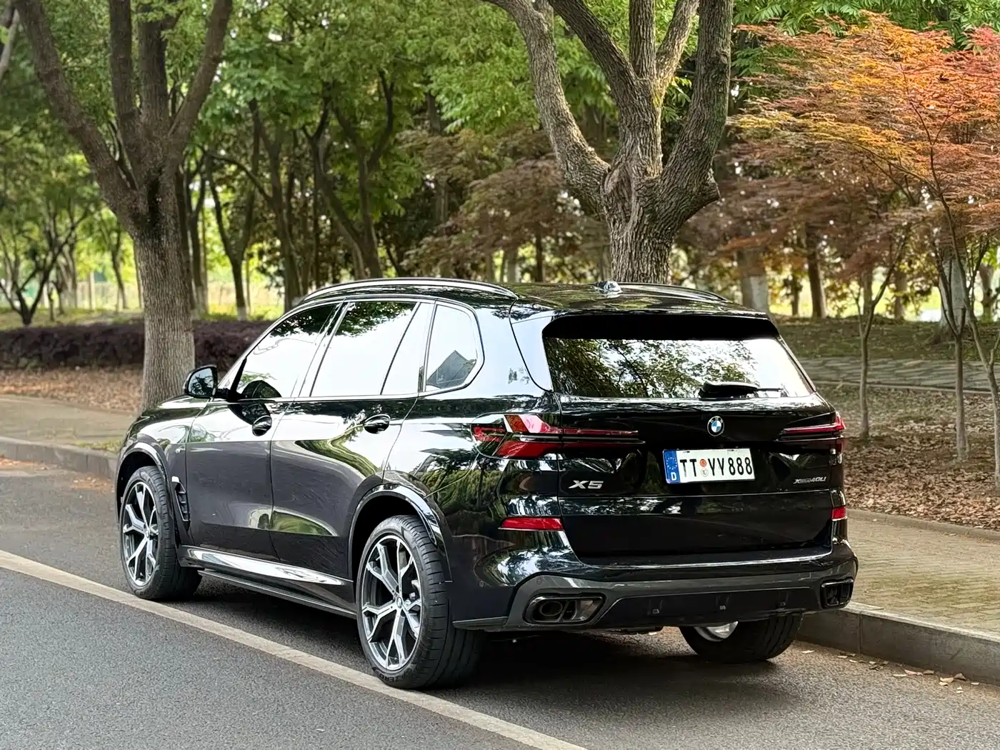 BMW X5 2023 xDrive 30Li Premium M Sport Black Night Package фото 10