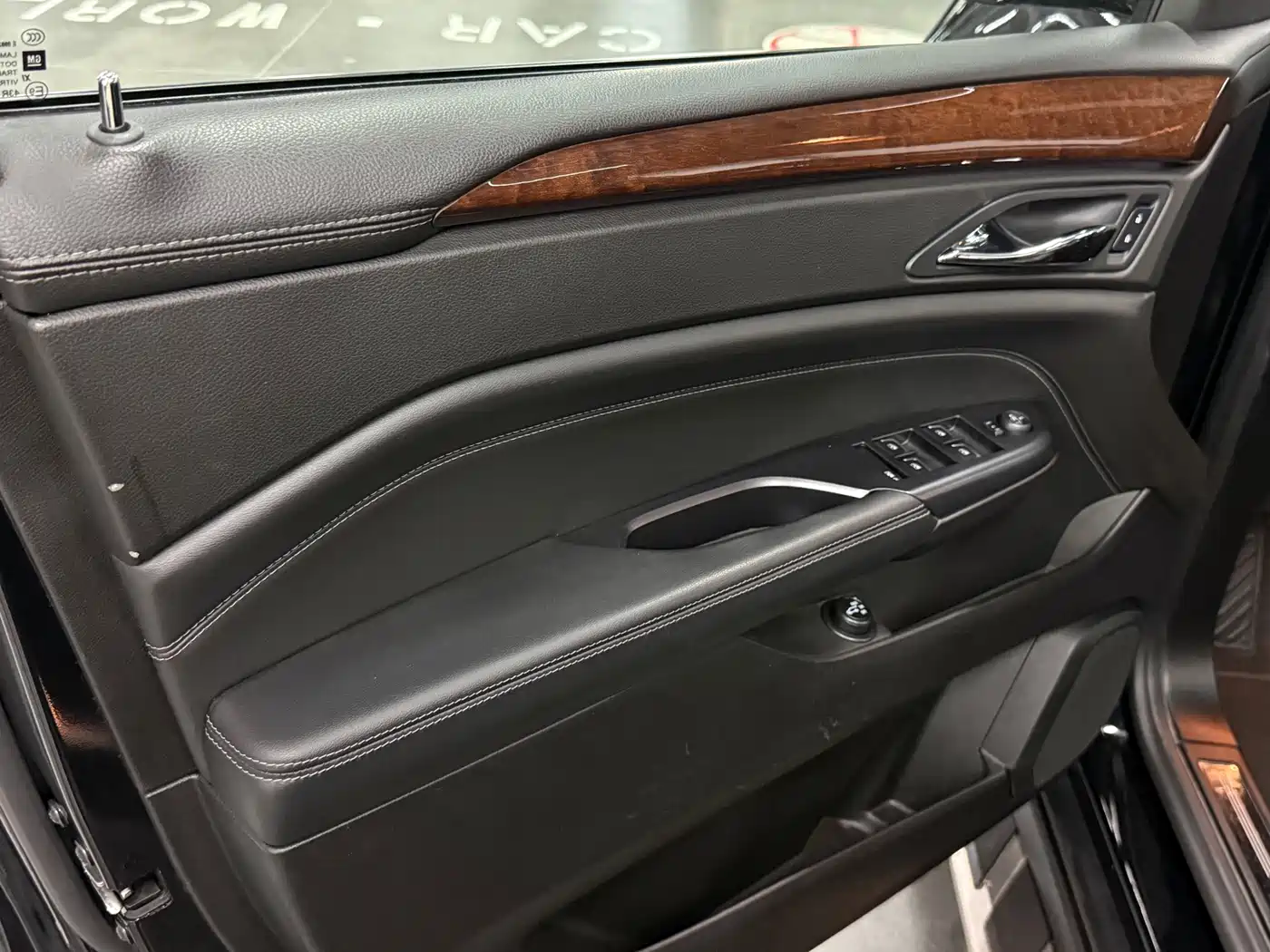 Cadillac SRX 2013 3.0L Leading фото 10