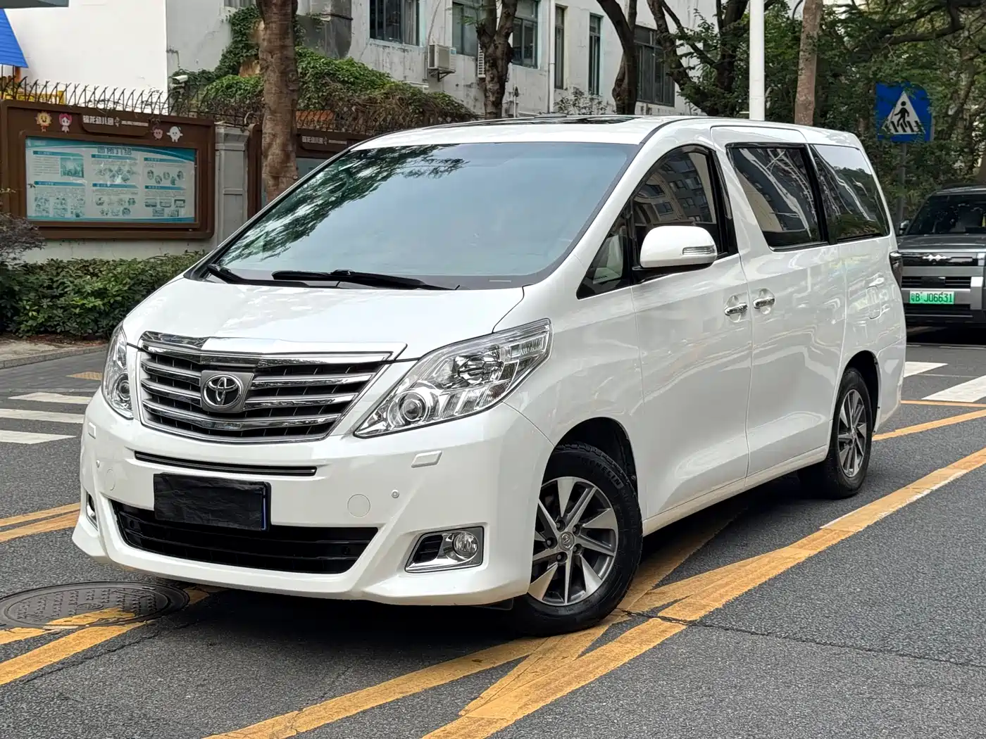 Toyota Alphard 2012 3.5L Premium Edition