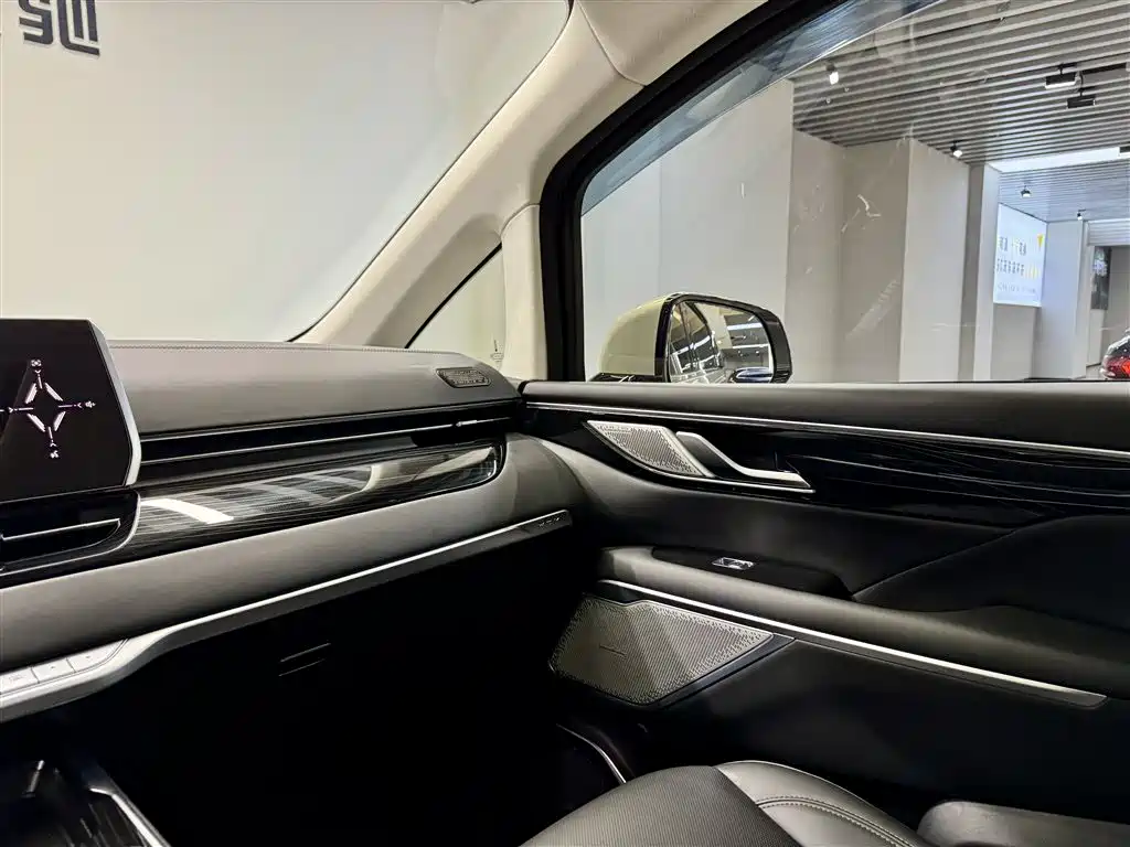 WEY Alpine 2024 2023 AWD Flagship
