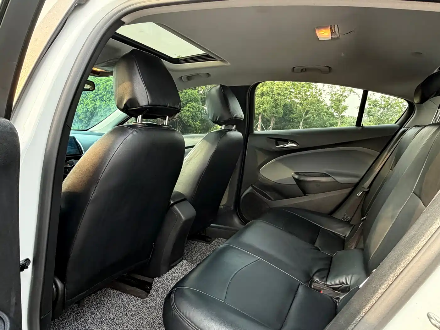 Chevrolet Cruze 2018 320 Automatic Pioneer Sunroof Edition фото 12