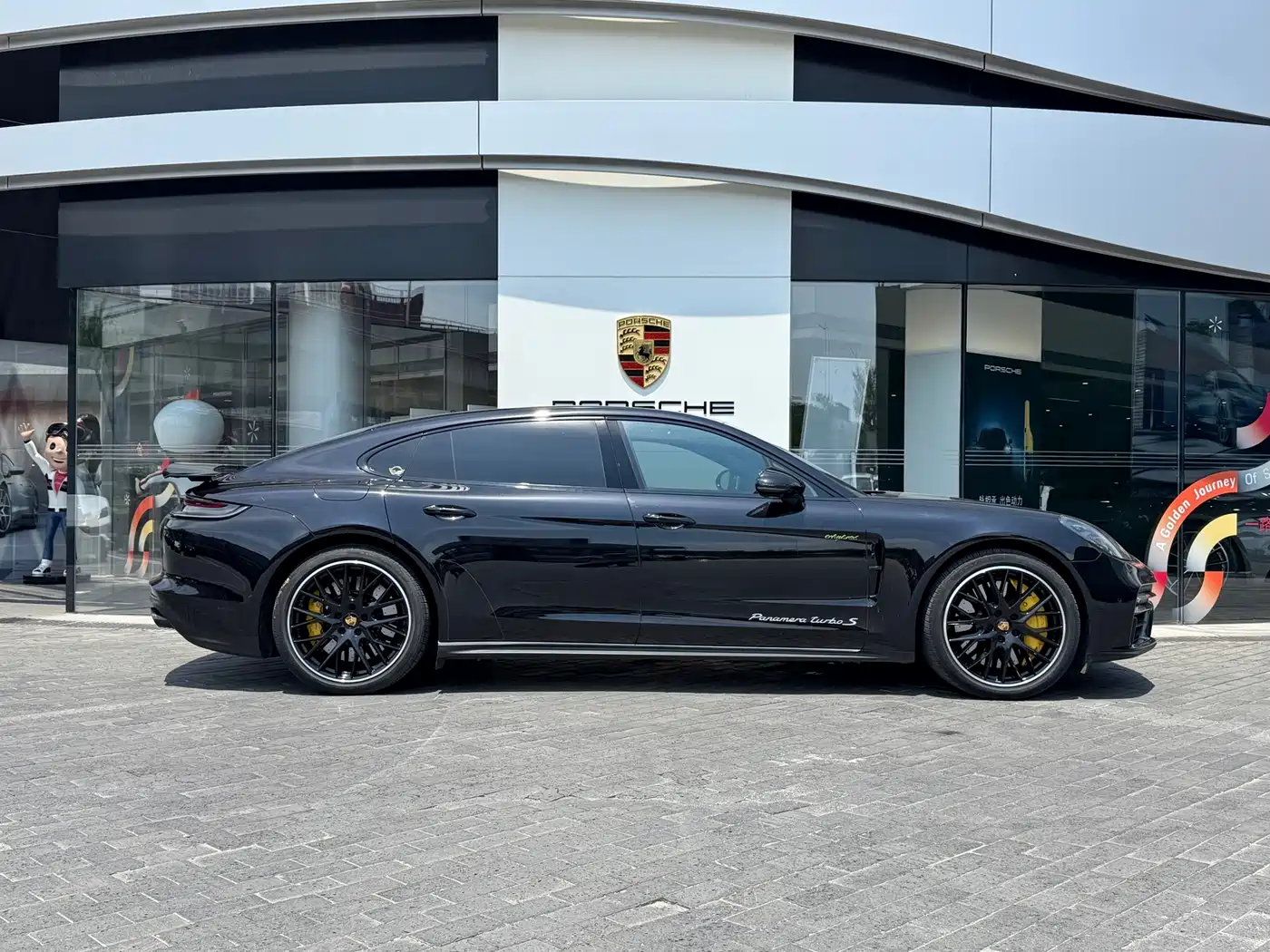 Porsche Panamera New Energy 2023 Panamera Turbo S E-Hybrid Executive Long Wheelbase 4.0T фото 5