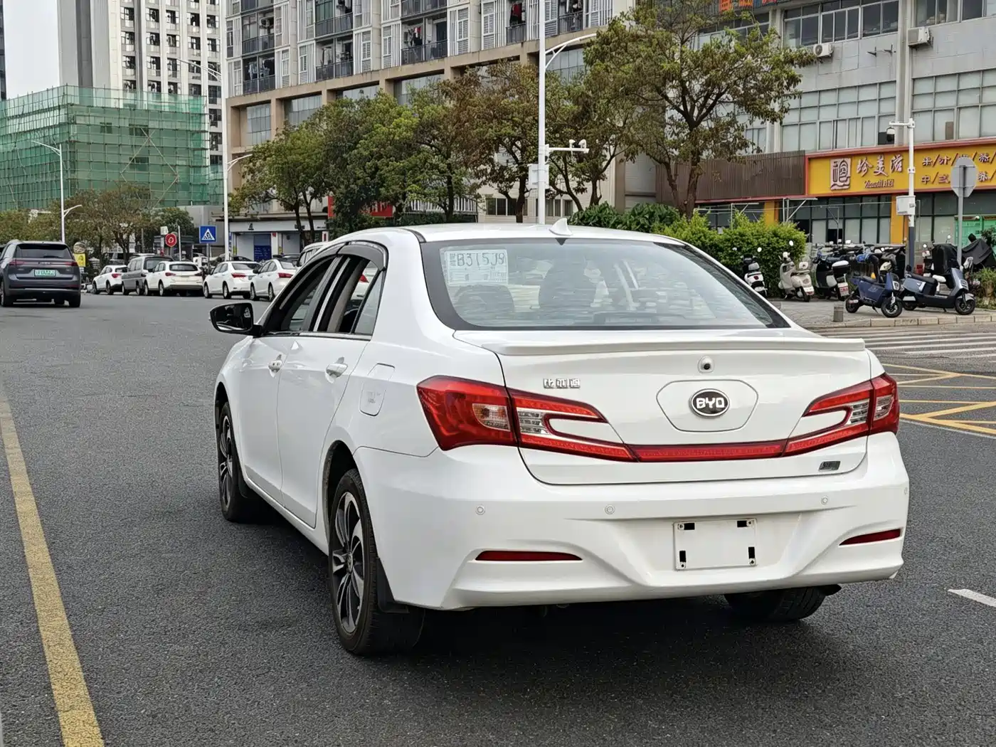 BYD Qin New Energy 2015 1.5T Double Champion Flagship Plus фото 16