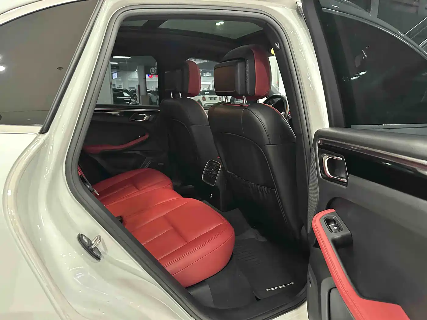 Porsche Macan 2020 Macan S 3.0T фото 12
