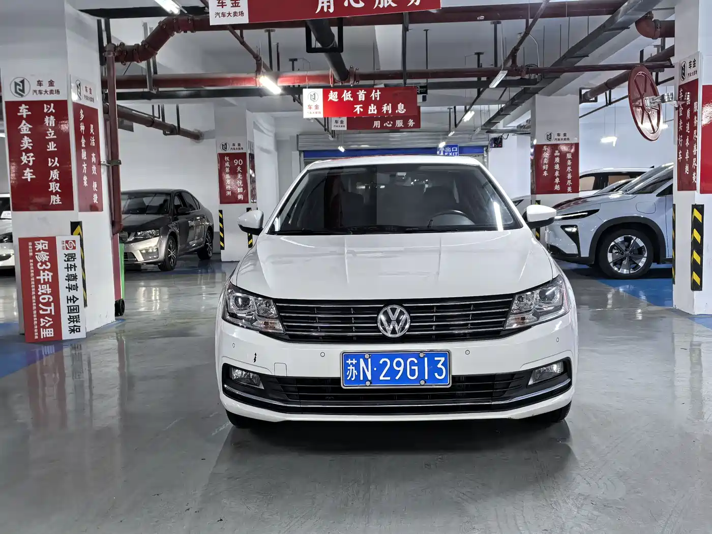 Volkswagen Lavida 2015 1.6L Automatic Comfort Edition фото 2