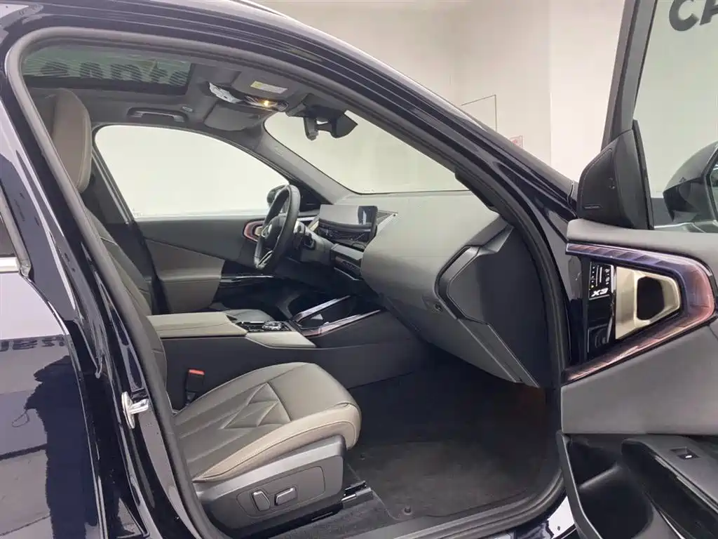 BMW X3 2025 xDrive30L Premium Model M Sport Black Package фото 18