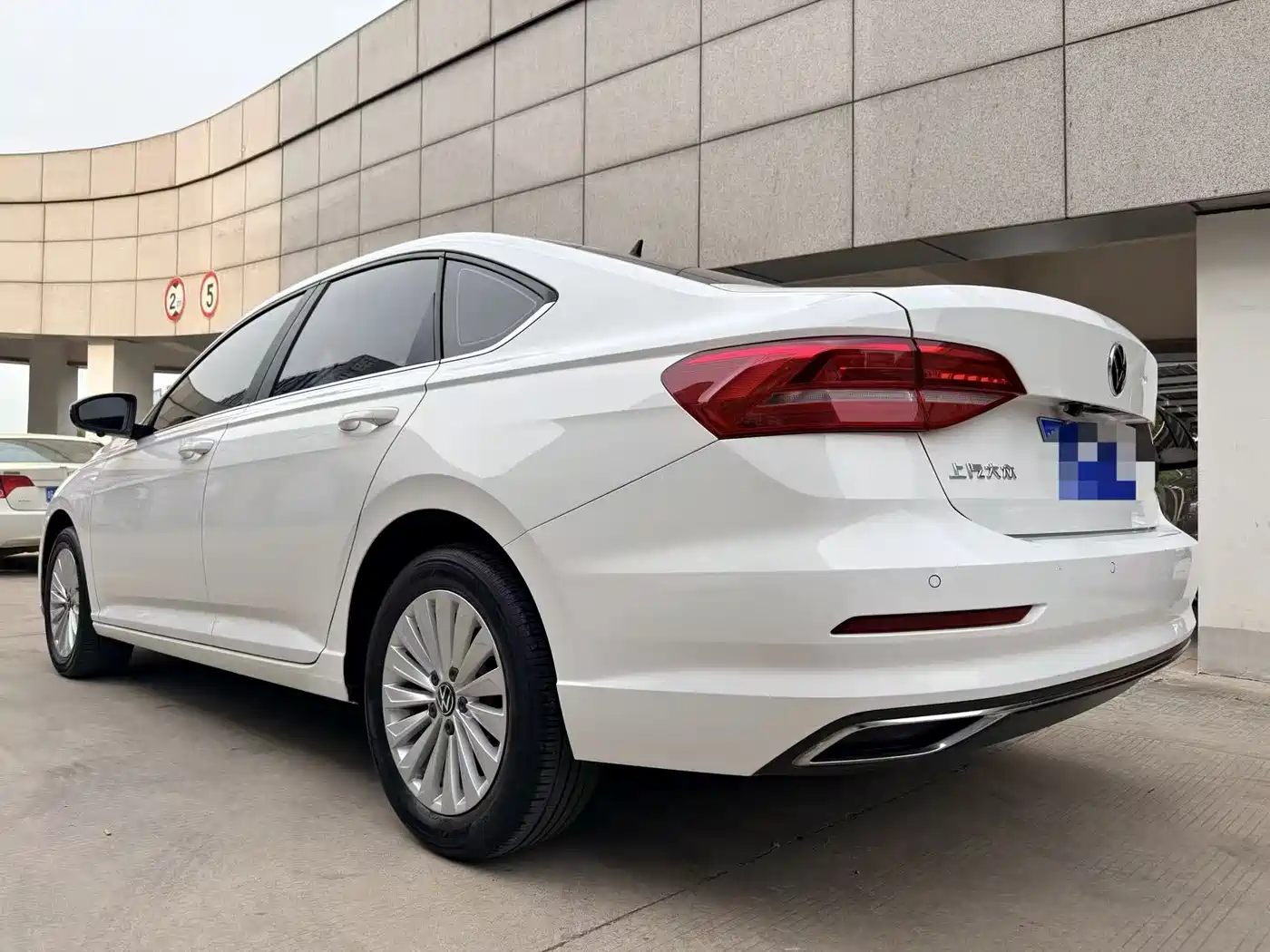 Volkswagen Lavida 2021 1.5L Auto Comfort Edition фото 4