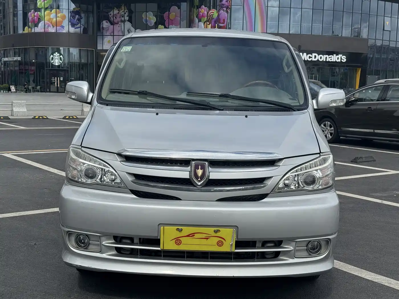 Jinbei Grace 2010 2010 2.7L-3rd Gen Imperial Luxury Long Wheelbase 11-seater 2TR