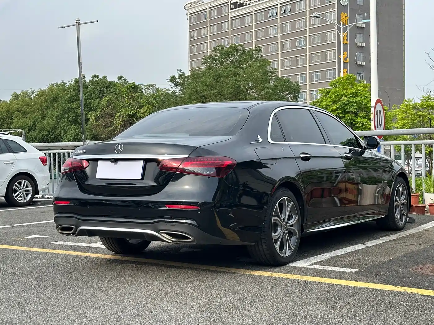 Mercedes-Benz E-Class 2021 E 300 L Sport Luxury Edition фото 9