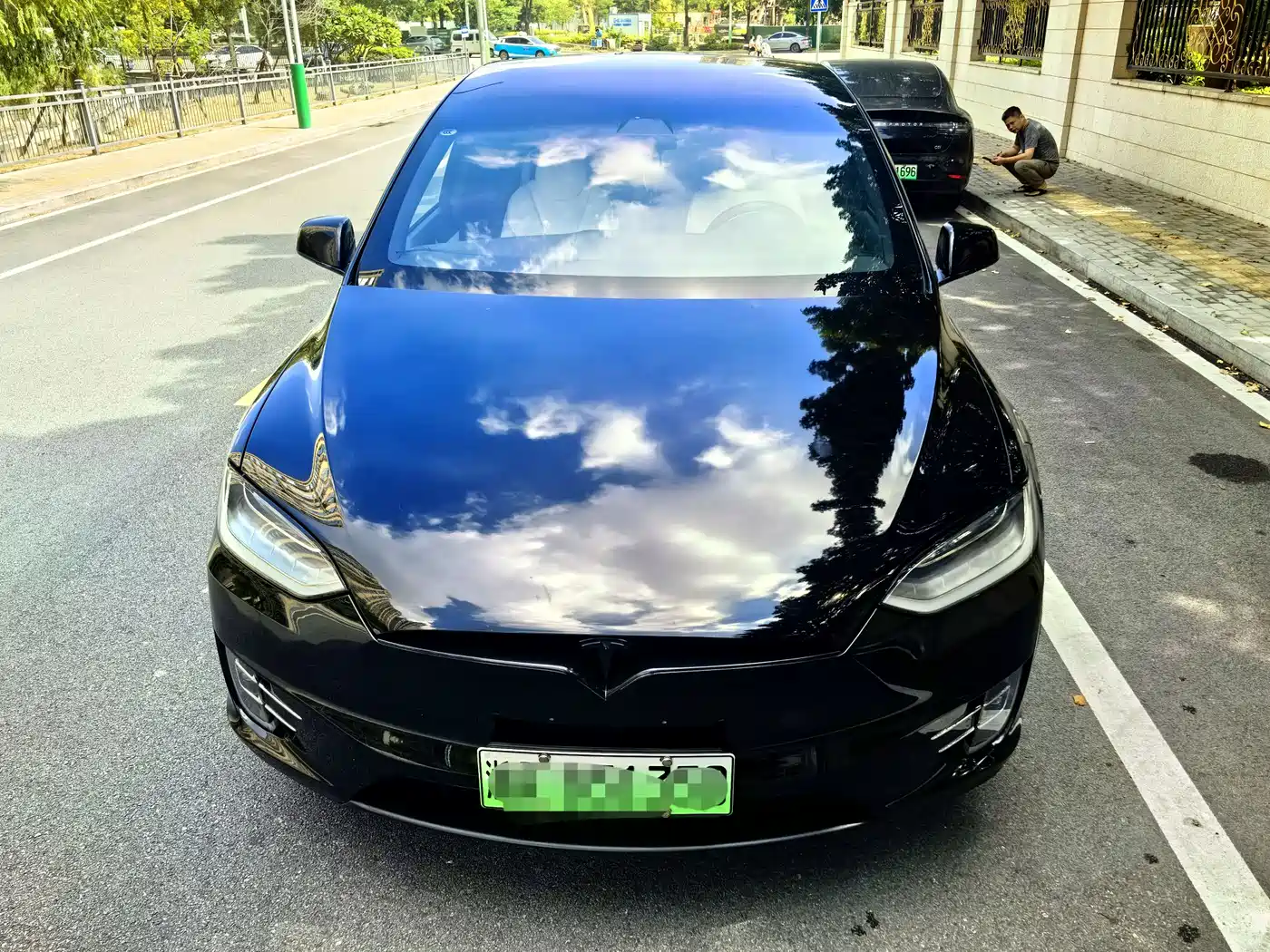 TESLA MODEL X