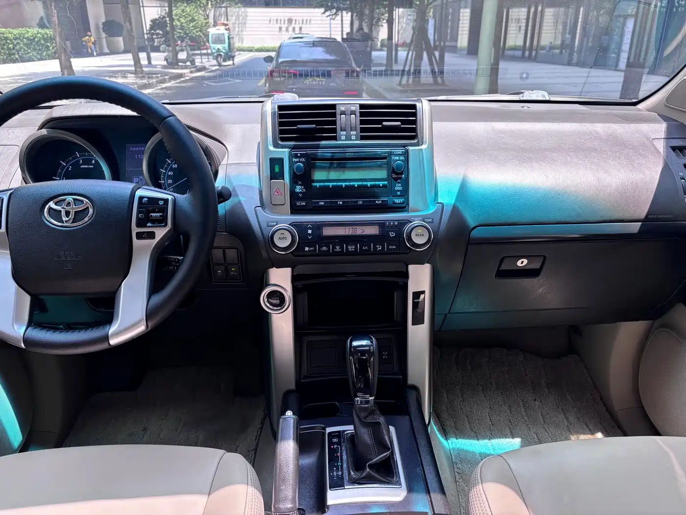 Toyota Prado 2010 4.0L Automatic TX-L фото 12