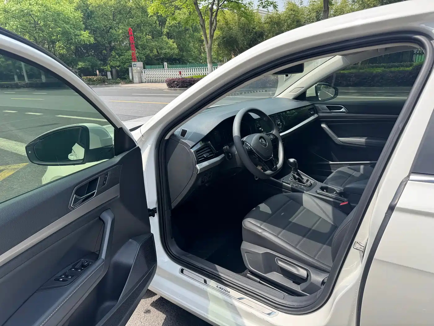 Volkswagen Lavida 2019 1.5L Automatic Comfort Edition China VI фото 6