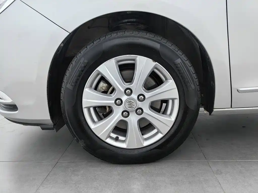Photo 17 - Buick GL8