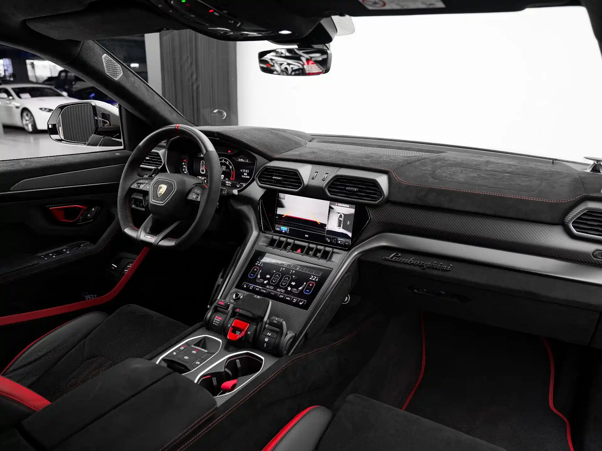 Фото 34 - Lamborghini Urus