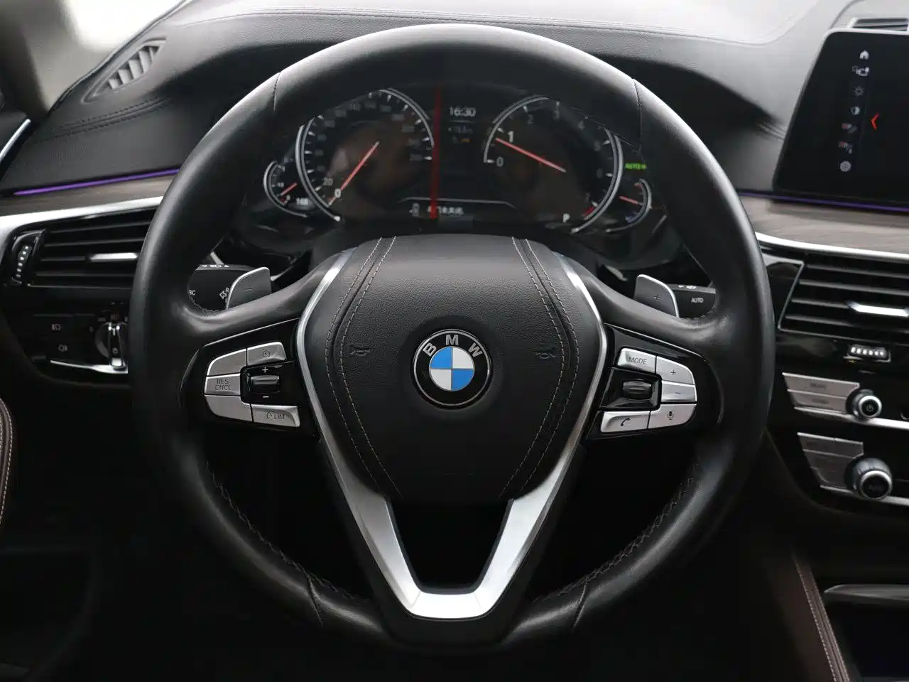 BMW 5 Series 2018 Facelift 530Li xDrive Luxury Package фото 11