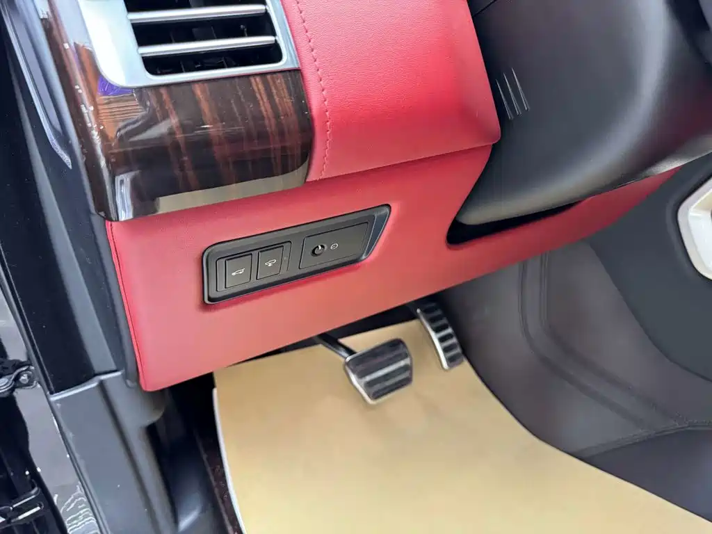 Photo 37 - Land Rover Range Rover