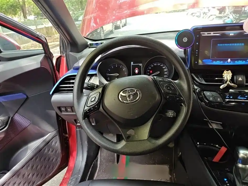Toyota C-HR 2018 2.0L Leading Edition China VI фото 13