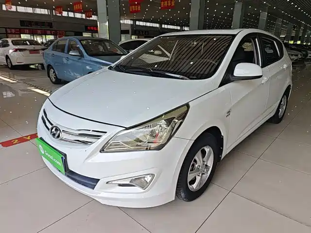  Hyundai Reina 2014 1.4L Manual GLX