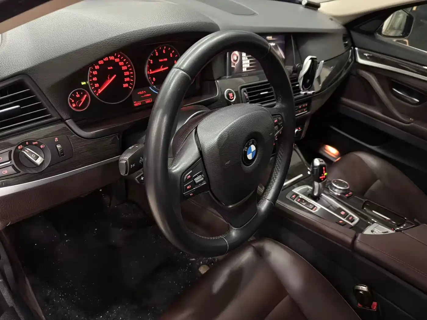 BMW 5 Series 2014 525Li Luxury Design Package фото 6