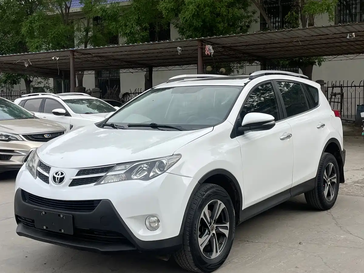 Toyota RAV4 Rongfang 2015 2.0L CVT 4WD Pioneer Edition