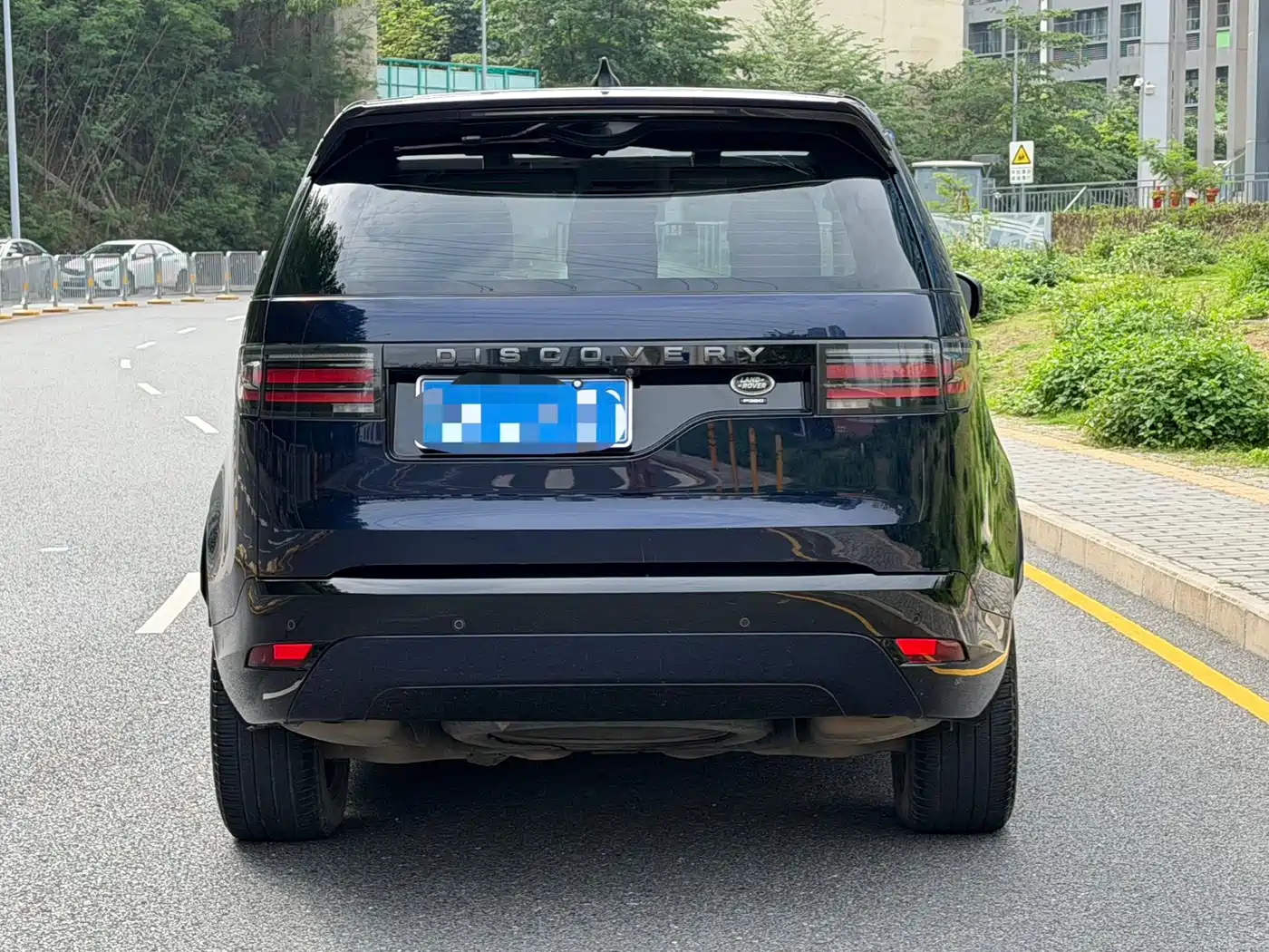 Land Rover Discovery 2021 360PS R-Dynamic S фото 5