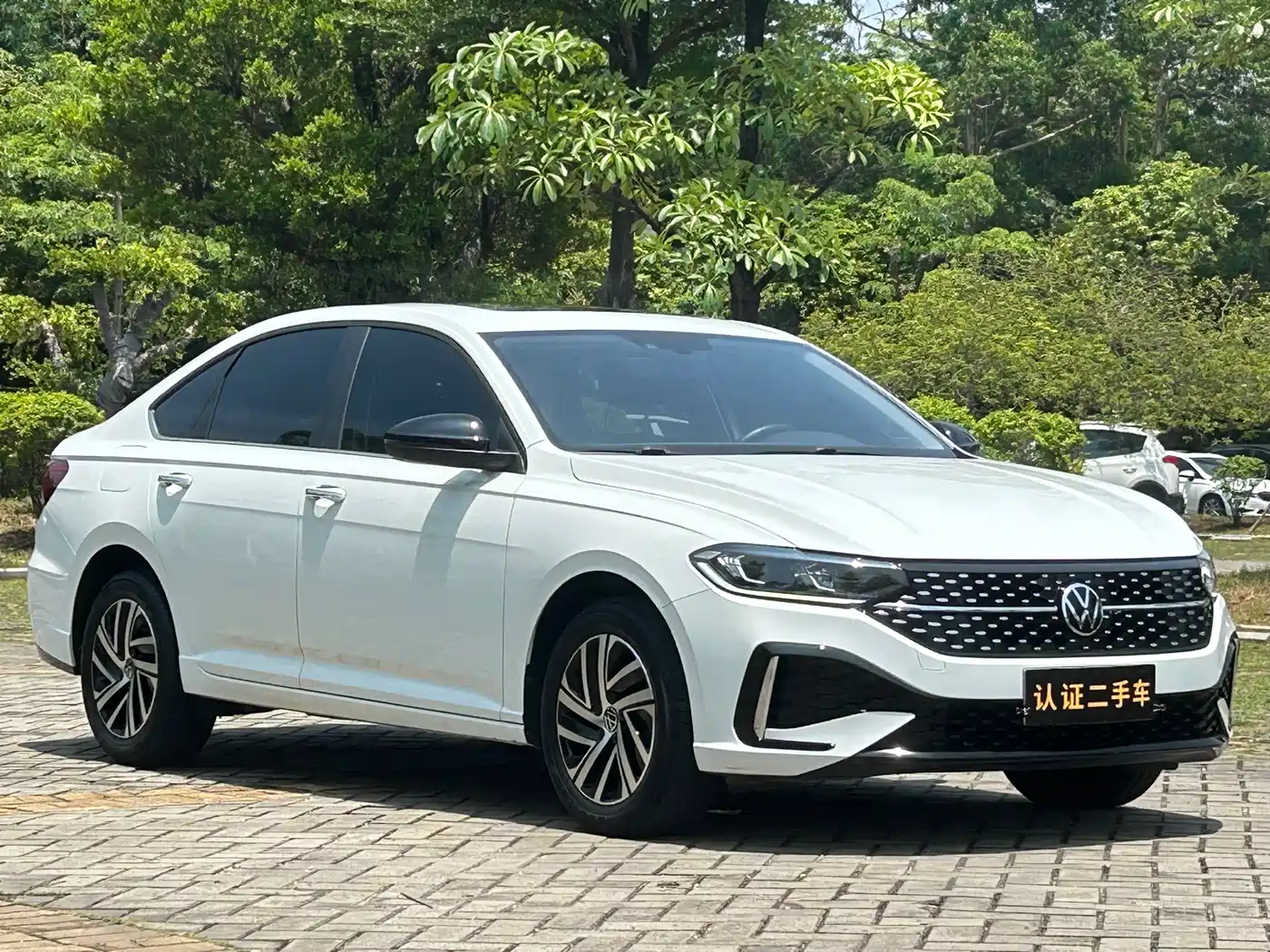 Volkswagen Lavida 2023 200TSI DSG Starlight Comfort Edition фото 3