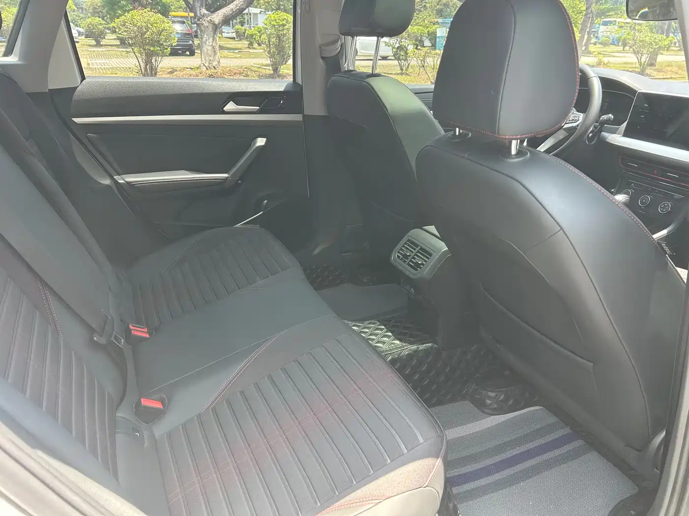 Volkswagen Lavida 2023 200TSI DSG Starlight Comfort Edition фото 12