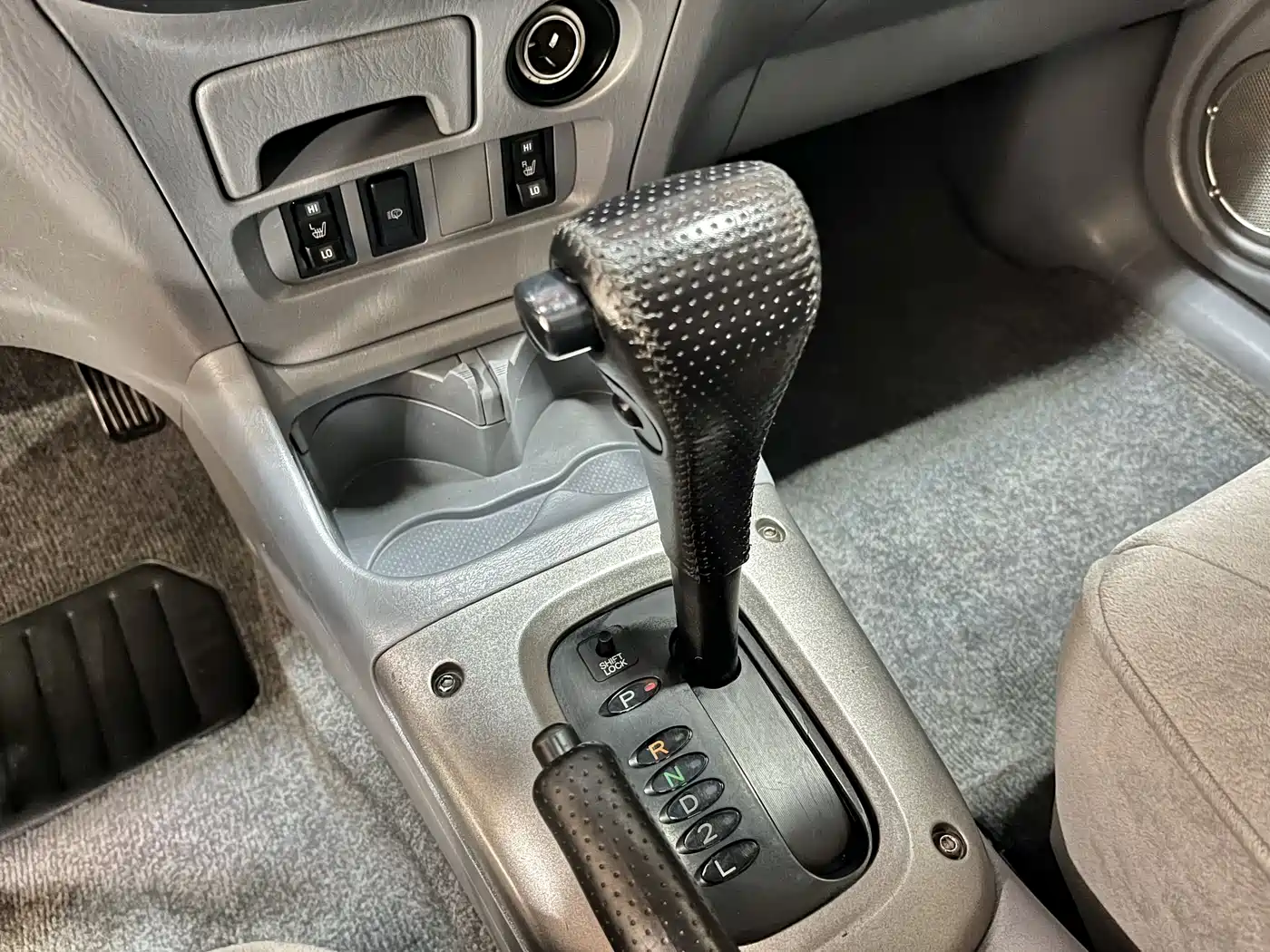 Toyota RAV4 (Import) 2004 Model 2.0 3-Door фото 10